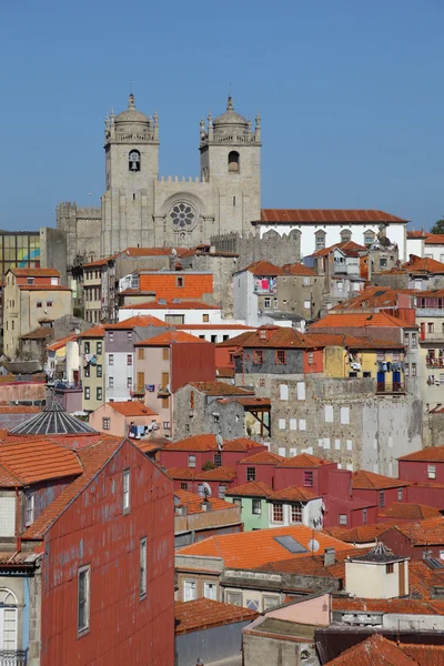 Вид на Рибейру - старый город Порту, Португалия — стоковое фото
