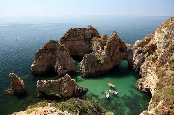 Βράχια στην ακτή algarve στην Πορτογαλία — Φωτογραφία Αρχείου
