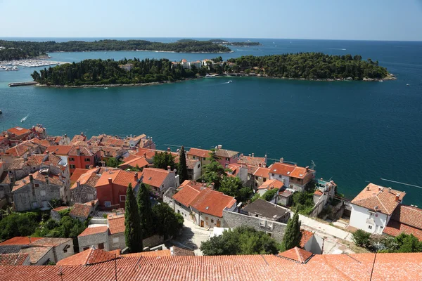 Nézd át a háztetők, Rovinj, Horvátország — Stock Fotó