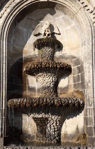 Kleiner Brunnen am bom jesus do monte in braga, portugal — Stockfoto