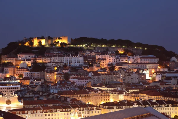 在黄昏，葡萄牙里斯本市 lluminated — 图库照片