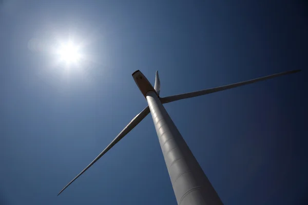 Turbin angin untuk energi bersih — Stok Foto