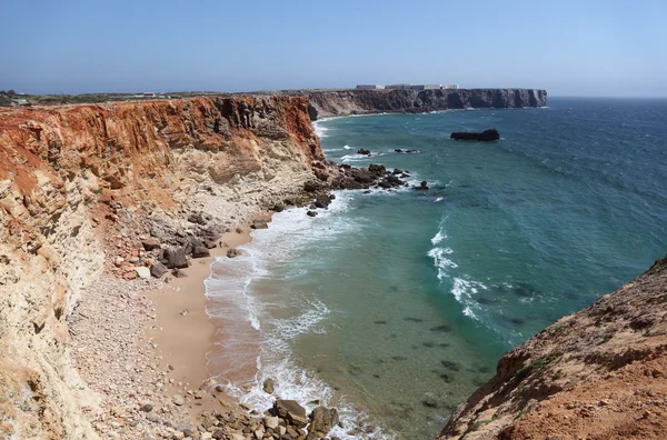 Falaises sur la côte atlantique de l'Algarve, Portugal — Photo