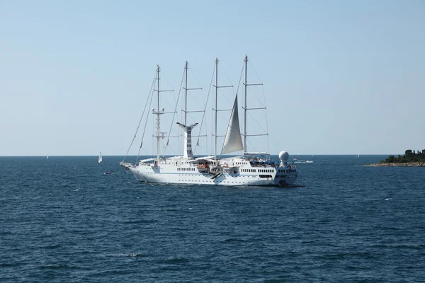 Modern sailing ship in the Adriatic Sea, Croatia — Stock Photo, Image