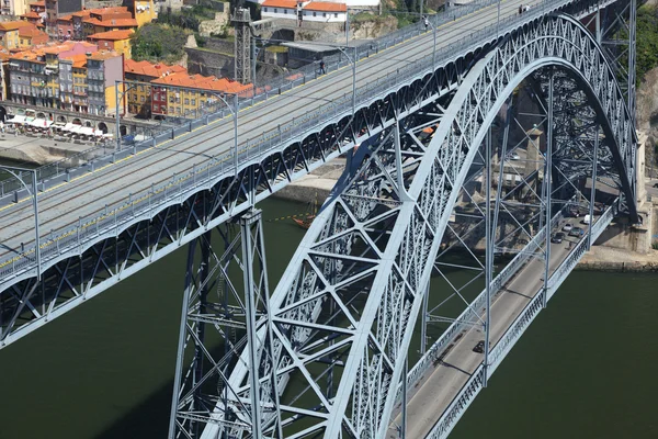 Железный мост имени Луиса I в Порту, Португалия — стоковое фото