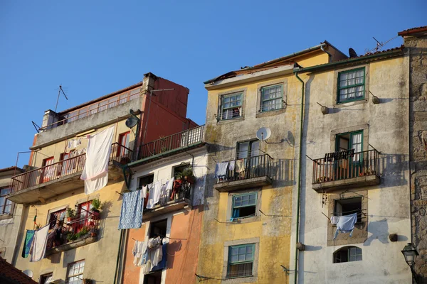 Hus i den gamla staden porto, portugal — Stockfoto