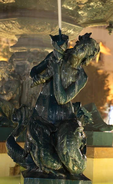 Mořská panna socha na náměstí rossio v Lisabonu, Portugalsko — Stock fotografie