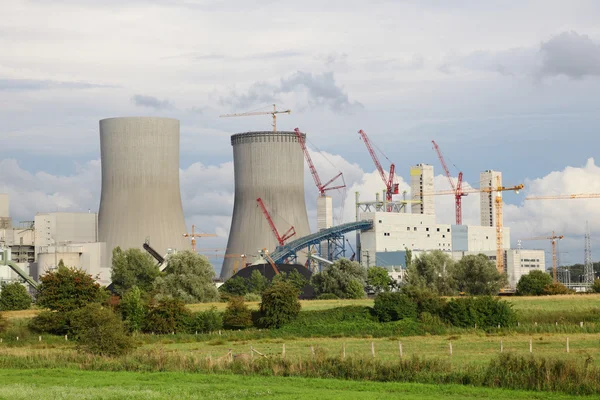 Costruzione di una centrale nucleare — Foto Stock