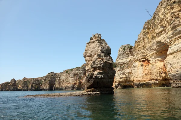 Costa rocciosa dell'Algarve in Portogallo — Foto Stock