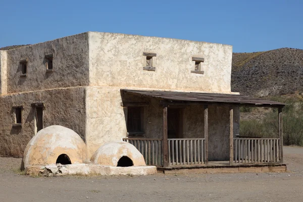 Abandoned residential house in a Mexican pueblo village — Stock Photo, Image