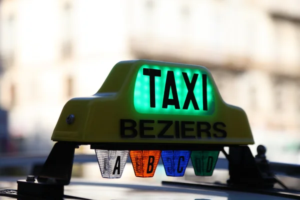Таксі в Beziers, у Франції — стокове фото