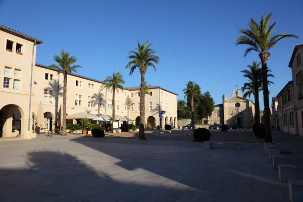 Place principale de la ville médiévale Aigues-Mortes, France — Photo