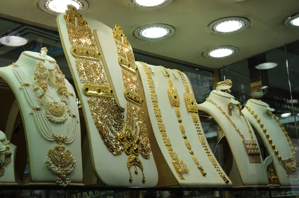 Ювелирные изделия в Дубае Gold Souq — стоковое фото