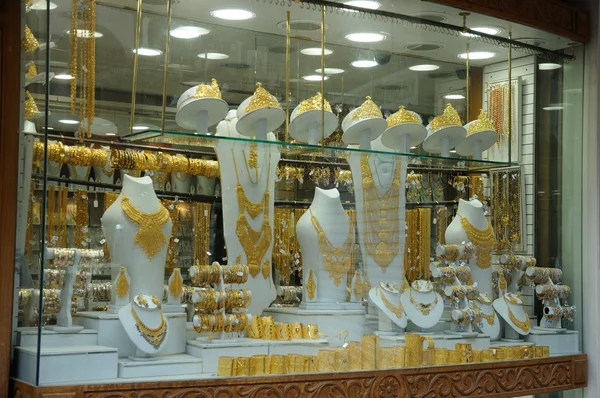 Ювелирные изделия в Дубае Gold Souq — стоковое фото