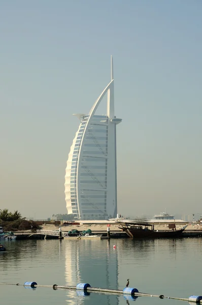 Hotel Burj Al Arab em Dubai, Emirados Árabes Unidos — Fotografia de Stock