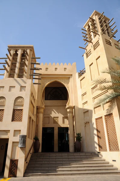 在迪拜的传统阿拉伯建筑 — 图库照片