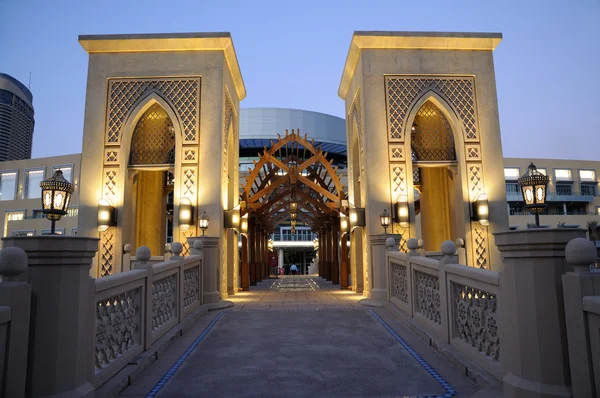 Arabisk stil byggnader i dubai — Stockfoto