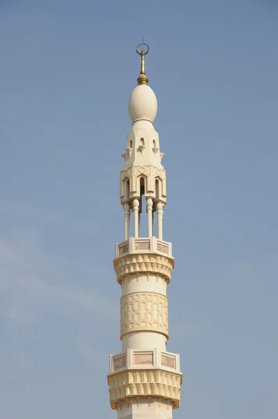 Minaret van een moskee in dubai, Verenigde Arabische Emiraten — Stockfoto