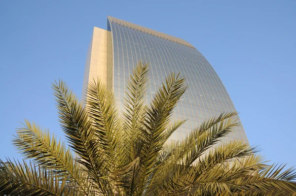 Modern office tower in Dubai city — Stock Photo, Image