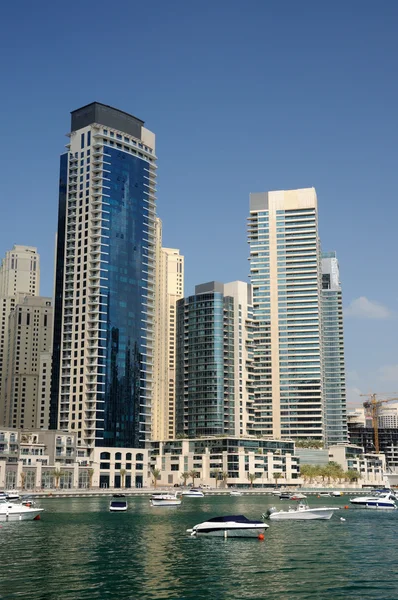 Высотные здания в Dubai Marina — стоковое фото