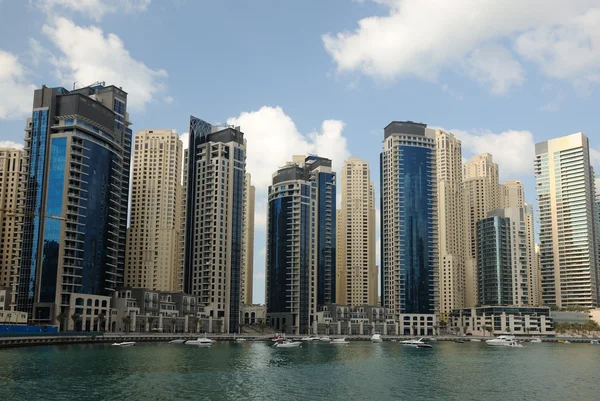 Prédios Highrise na Marina do Dubai — Fotografia de Stock