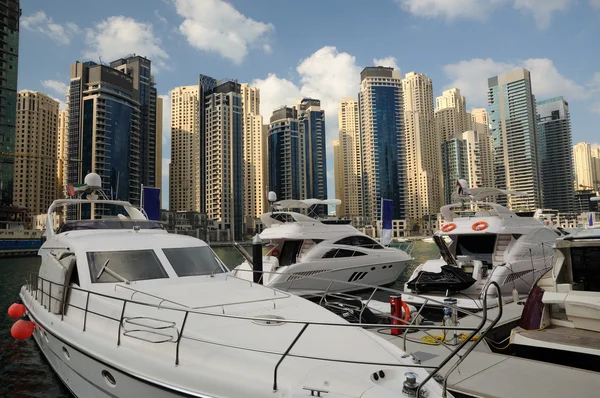 Jachten in dubai marina, Verenigde Arabische Emiraten — Stockfoto