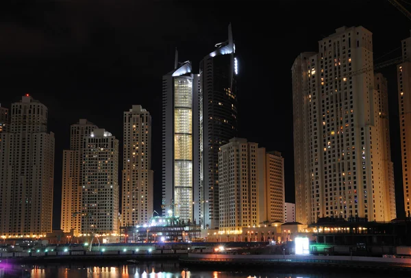 Ντουμπάι Μαρίνα τη νύχτα, Ηνωμένα Αραβικά Εμιράτα — Φωτογραφία Αρχείου