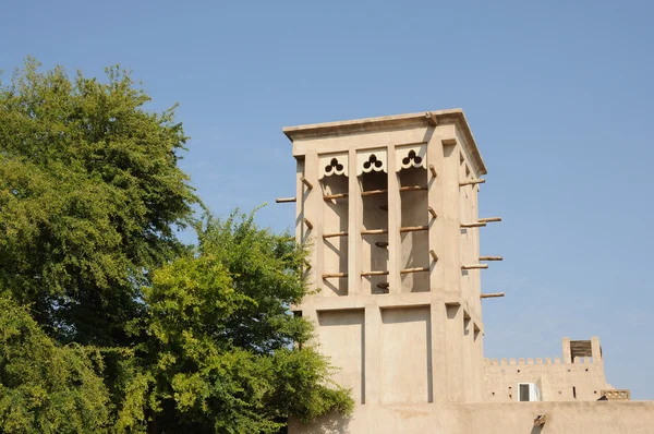 Torre de viento árabe tradicional en Dubai —  Fotos de Stock