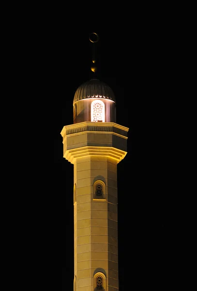 Minaret i en moské i dubai — Stockfoto