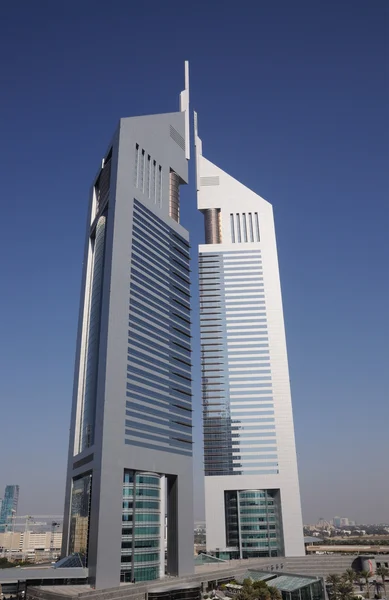 Emirates Towers en Dubai, Emiratos Árabes Unidos — Foto de Stock