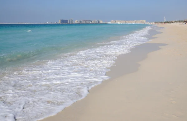 Praia de Jumeirah em Dubai, Emirados Árabes Unidos — Fotografia de Stock