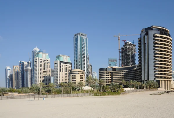 Highrise buildings on the coast in Dubai, United Arab Emirates — Stockfoto