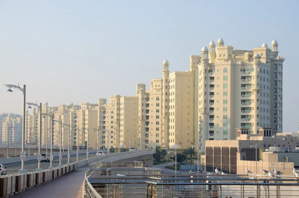 Edifícios na Palm Jumeirah em Dubai, Emirados Árabes Unidos — Fotografia de Stock
