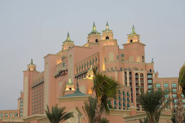 Отель Фатис на Пальмовой ветви в Дубае, ОАЭ — стоковое фото