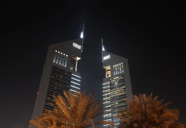 アラブ首長国連邦、ドバイでエミレーツ タワーズ — ストック写真