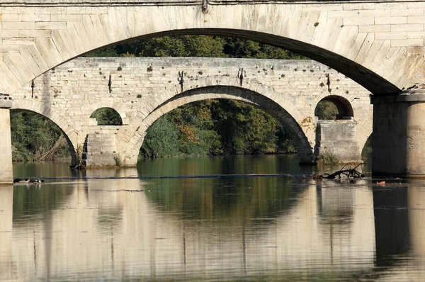 Antico ponte Pont Vieux a Beziers, Francia — Foto Stock