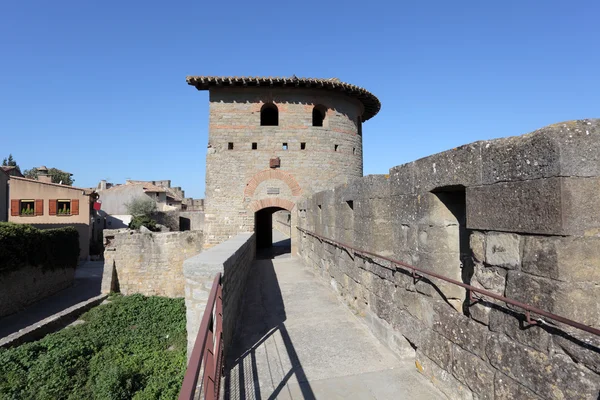 Versterkte muur van de middeleeuwse stad carcassonne in Frankrijk — Stockfoto