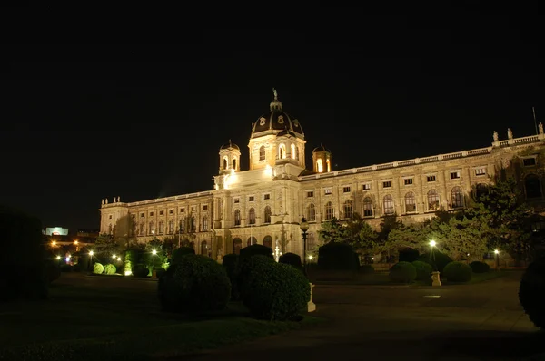 Muzeum w nocy w Wiedniu, austria — Zdjęcie stockowe