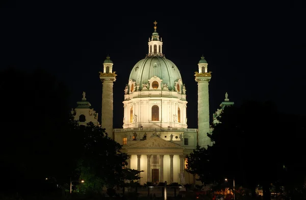 Карлськірхе (Сент-Чарльз церкви) у Відні, Австрія — стокове фото