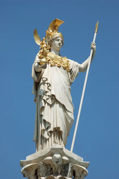 知恵の女神アテナの像 — ストック写真