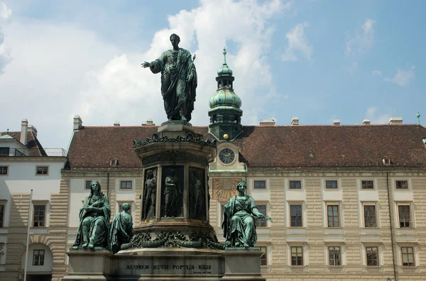 在维也纳，奥地利霍夫堡雕像 — 图库照片