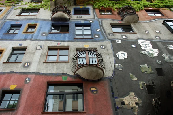 A Hundertwasser Ház Bécsben, Ausztriában — Stock Fotó