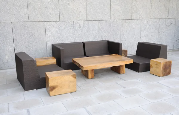 Disposizione moderna dei posti a sedere sulla terrazza — Foto Stock