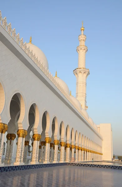 Šejk zayed mešita v abu dhabi, sjednocené arabské emiráty — Stock fotografie