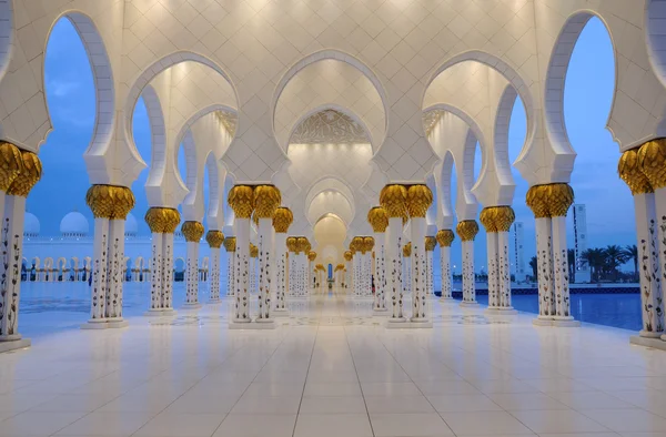 Sheikh zayed mecset abu dhabi, Egyesült Arab Emirates — Stock Fotó