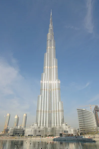 El rascacielos más alto del mundo - Burj Khalifa, Dubai Emiratos Árabes Unidos —  Fotos de Stock