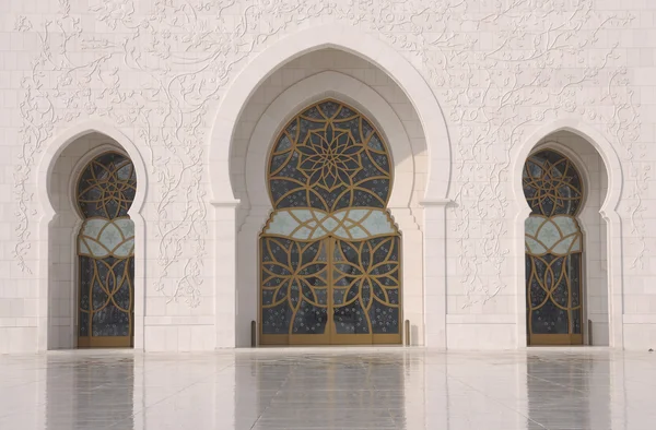 Ajtók, a sheikh zayed mecset abu dhabi, Egyesült Arab Emírségek — Stock Fotó
