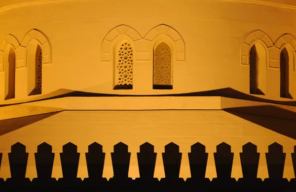 Мечеть Джумейра освещена ночью. ОАЭ Дубай — стоковое фото