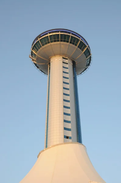 Věž na mall marina v Abú Dhabí — Stock fotografie