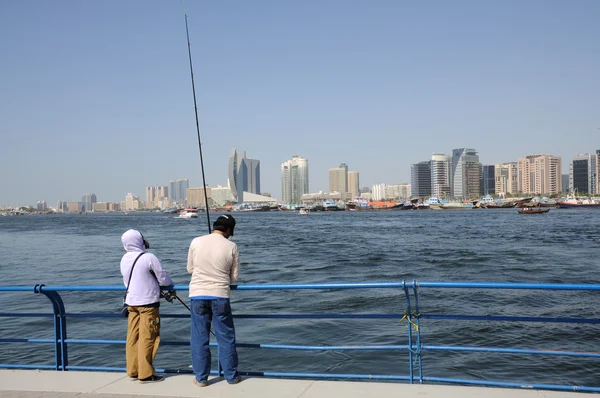 Fishermen at Dubai Creek — Stock Photo, Image